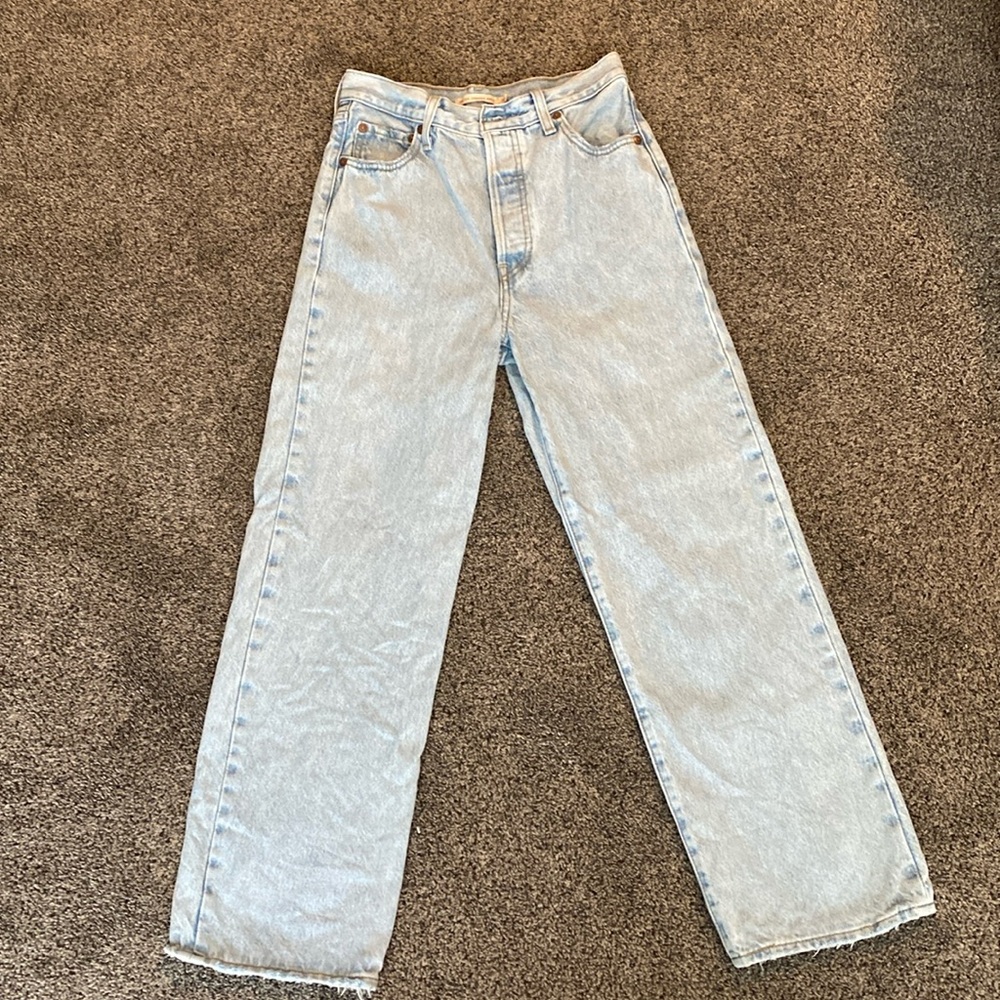 Levi’s Ribcage Straight Ankle Jeans